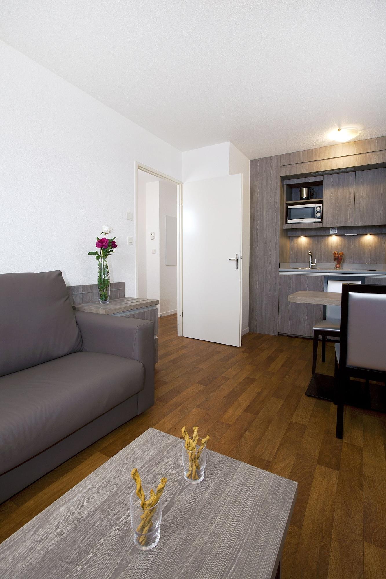 Sejours & Affaires Reims Clairmarais Aparthotel Exterior foto